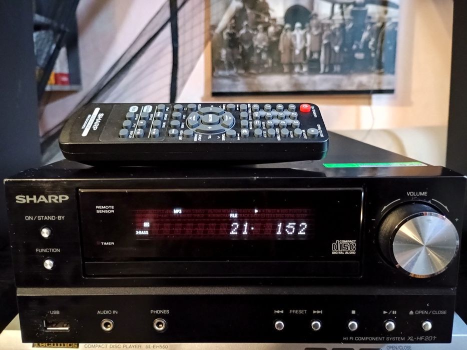 Музыкальный центр  SHARP HI-FI XL-HF 201  .