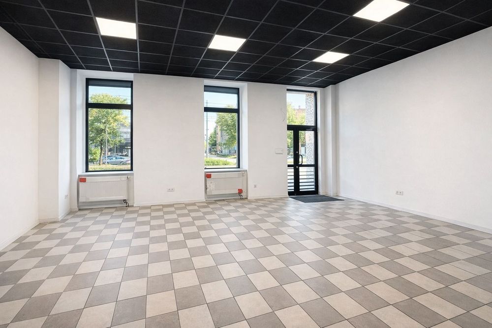 Witryny na centrum miasta - lokal usługowy po remoncie