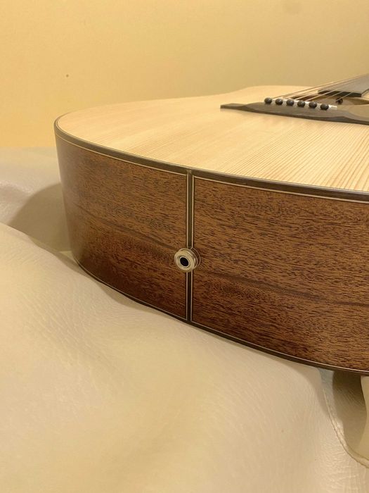 Guitarra Acústica Eletrificada, Madeira Sólida, C/Case, como NOVA