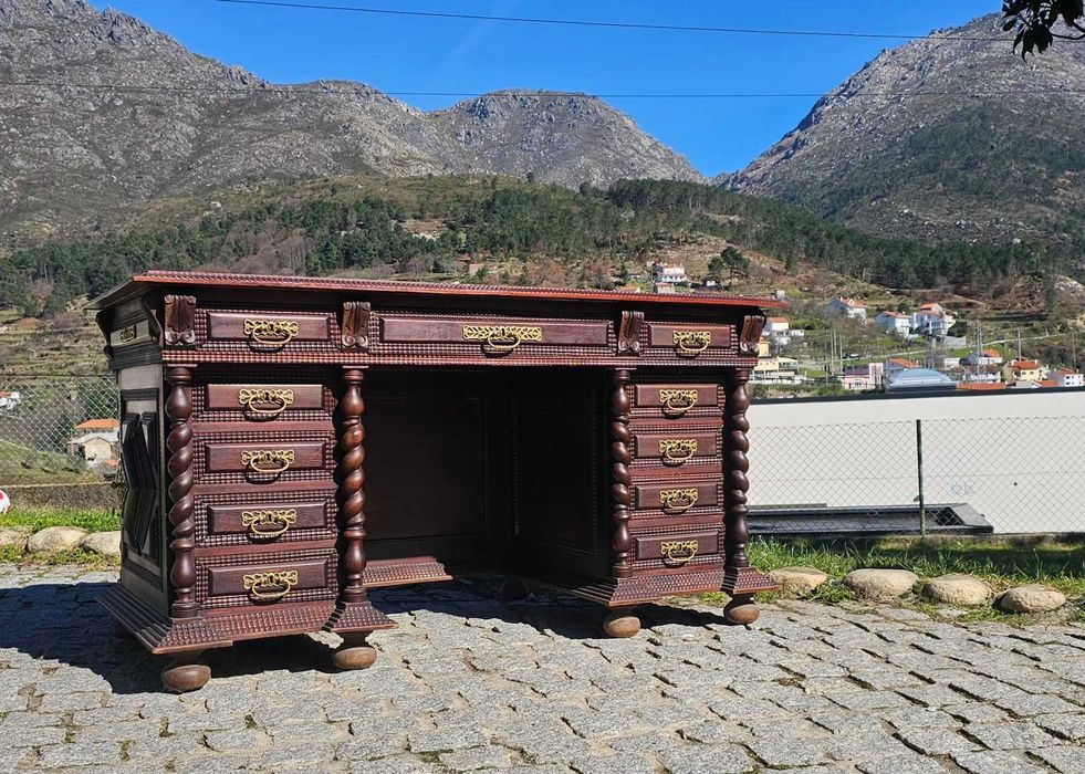 Secretária + Cadeira