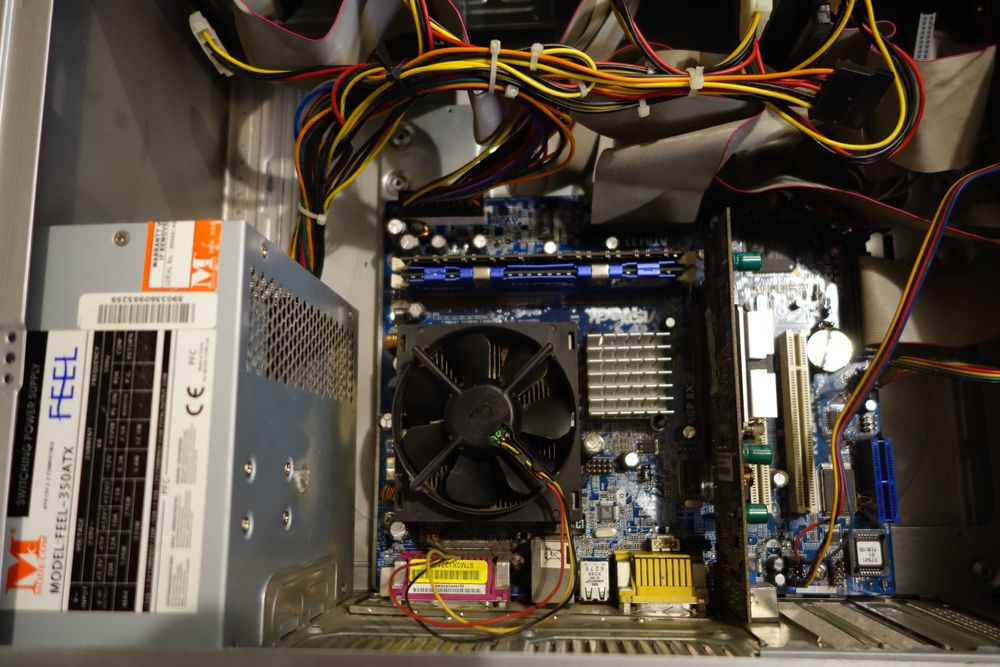 Retro PC - Asrock K7S41GX +FX5200, stacja dyskietek,