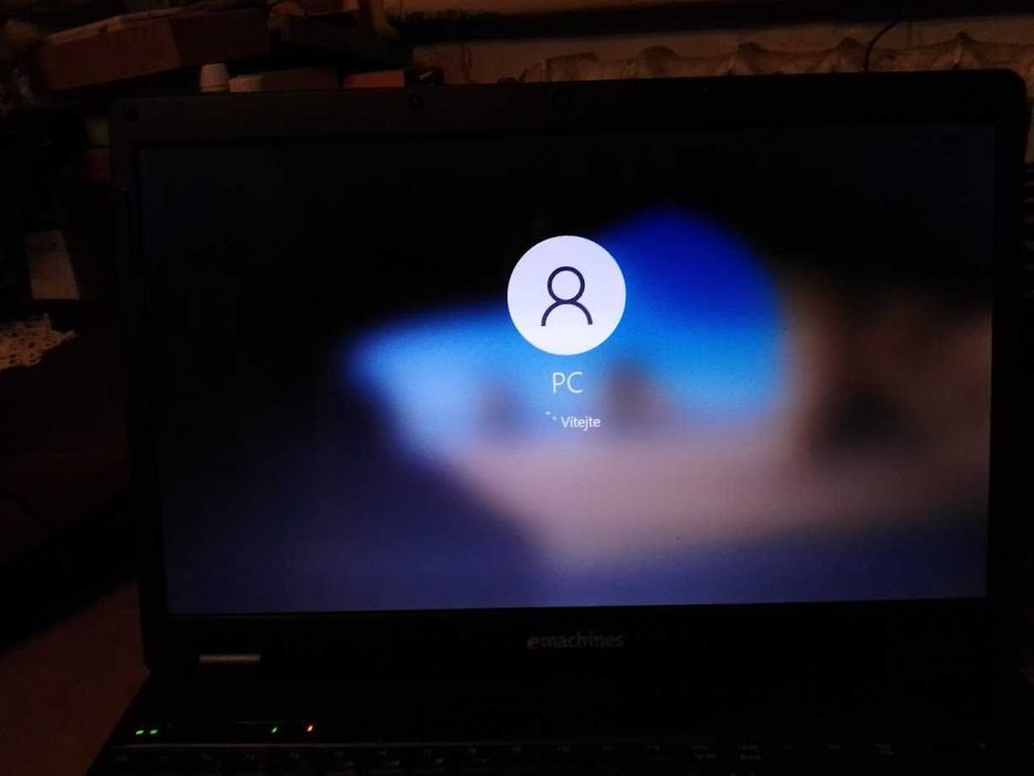 ноутбук Emachines E528 (Aser), 15,6", 4\160 ГБ, темно-серый матовый