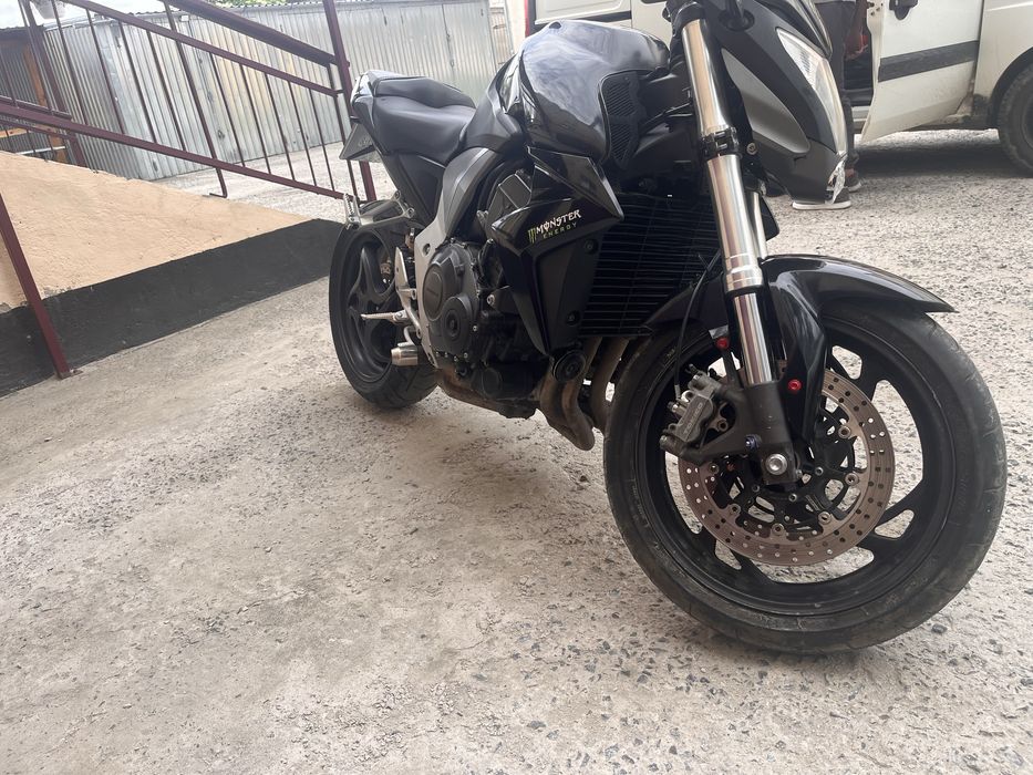Продам Honda CB1000R