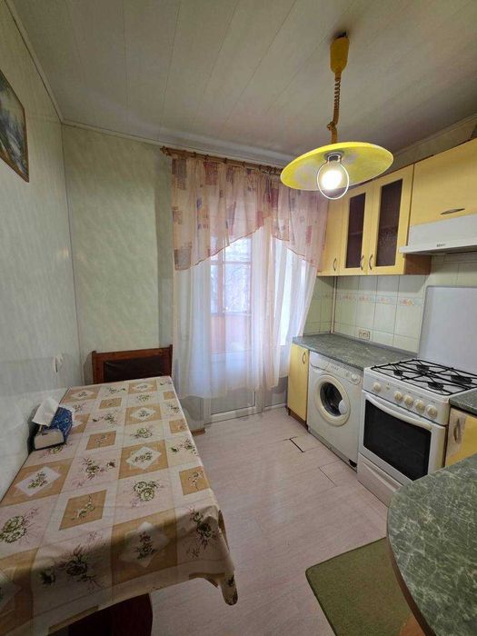 Сдам 2х комнатную квартиру на Инглези. Газовая плита.