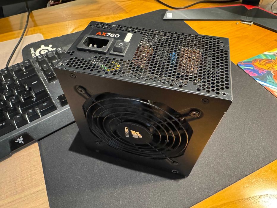 Fonte de Alimentação Corsair AX760 – 760W (Usada)