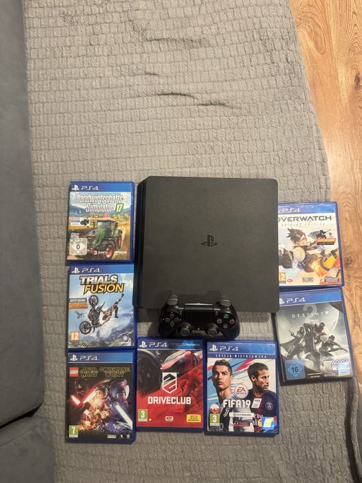Konsola Sony Playstation 4 PS4 Slim