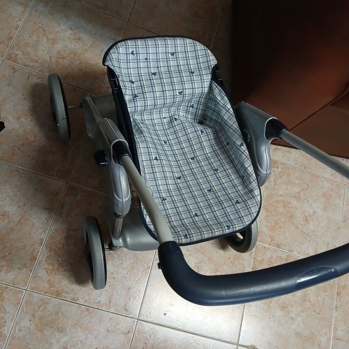 Carrinho bonecas