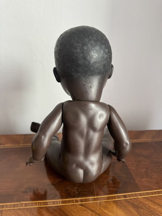 Stara lalka kolekcjonerska