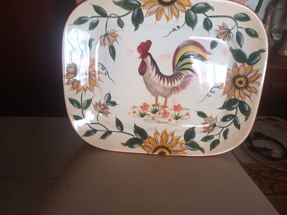 Fabulosa travessa com extraordinária pintura