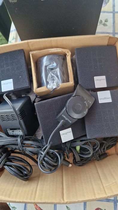 Sistema de som Creative 5.1