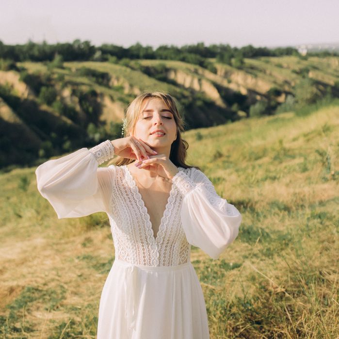 Весільна сукня біла