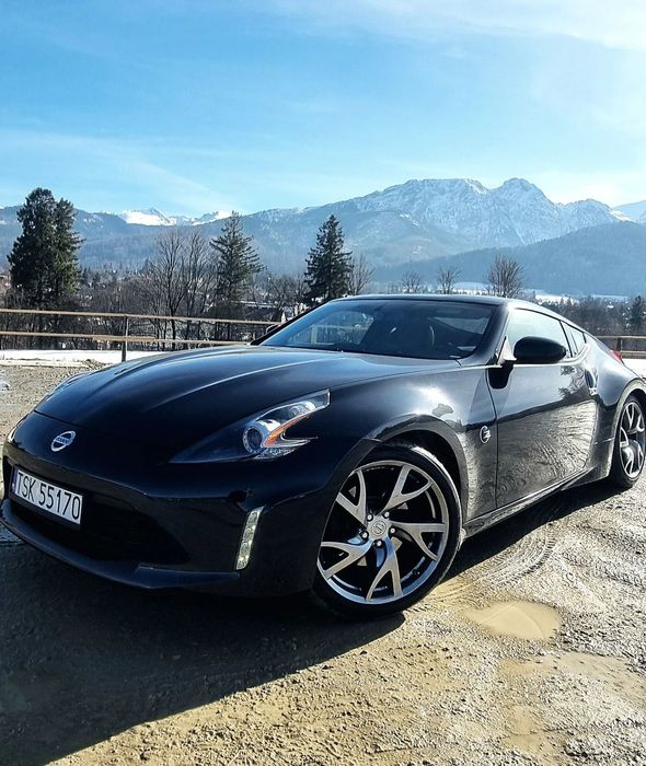Nissan 370 Z 2018 / Premium / RAYS 19 / Navi / Automat / Łopatki / Niski Przebieg