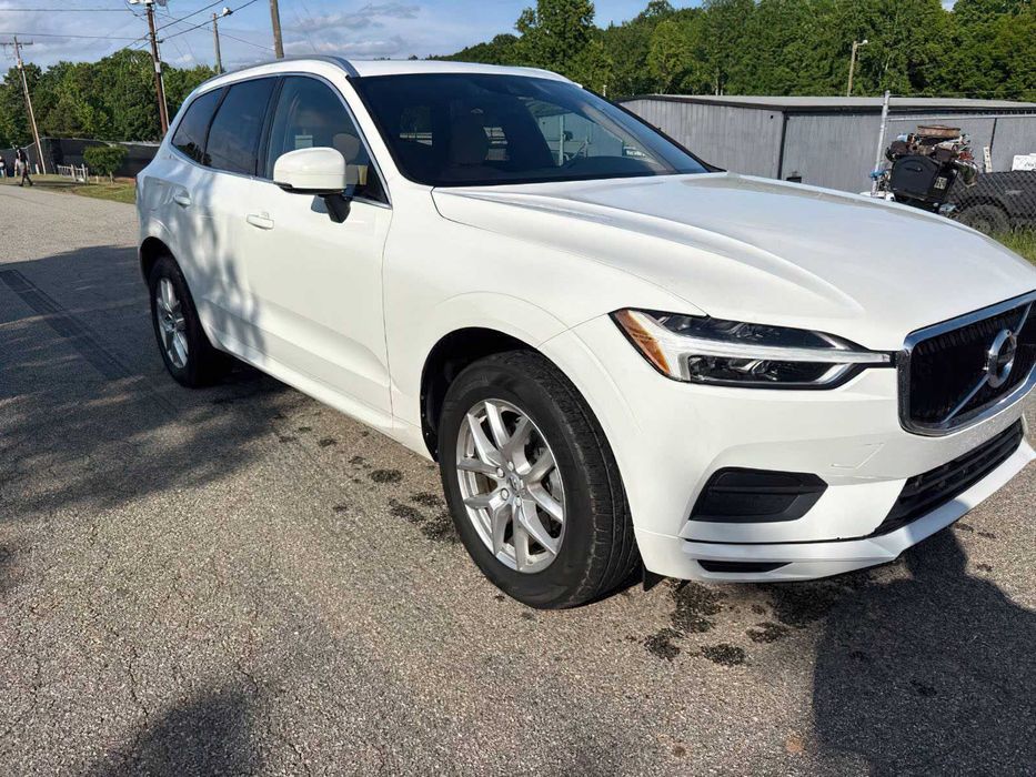 Volvo XC60 T5 Momentum      2020