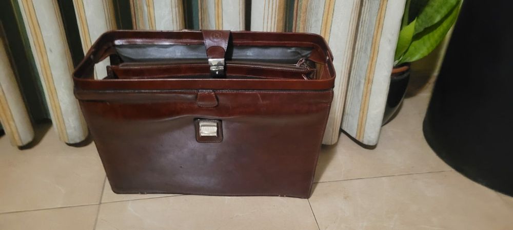 Mala excutivo em pele genuína artesanal com fechadura 17"