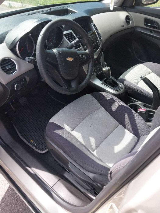 CHEVROLET CRUZE 1.8 2013року