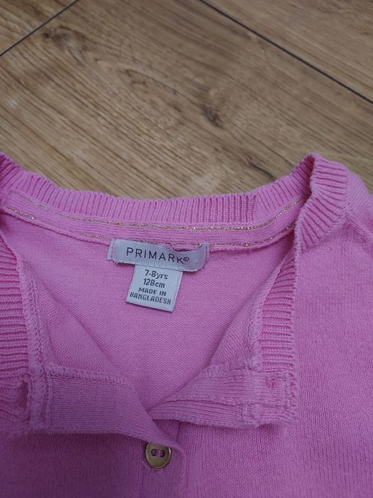 Rozowy elegancki sweter zapinany