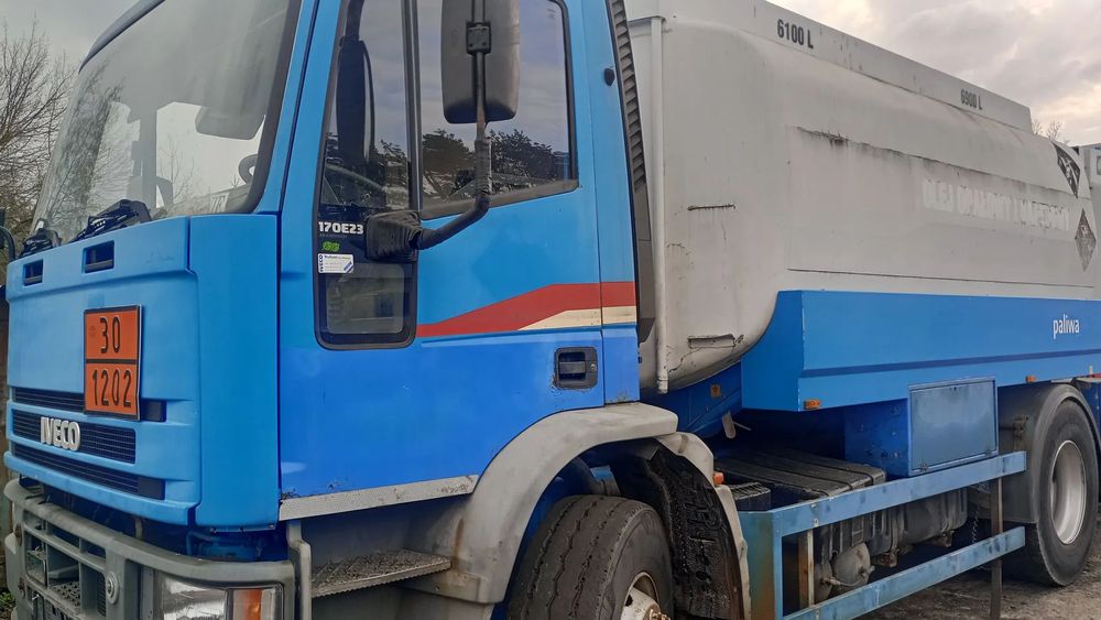 Iveco EUROCARGO 170E  Iveco Autocysterna do przewozu paliw