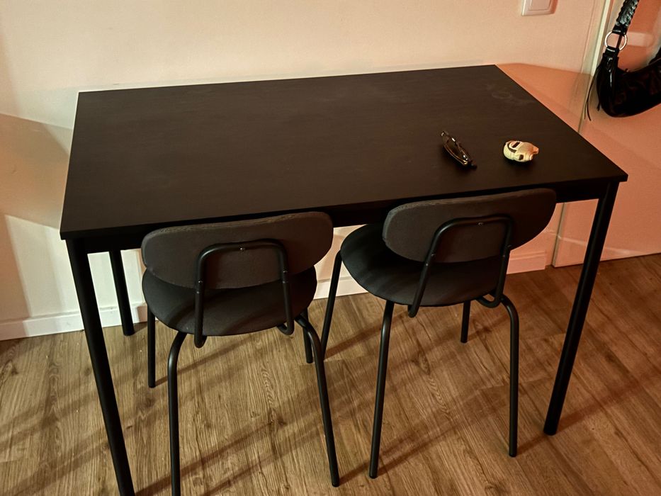 mesa de jantar + 2 cadeiras