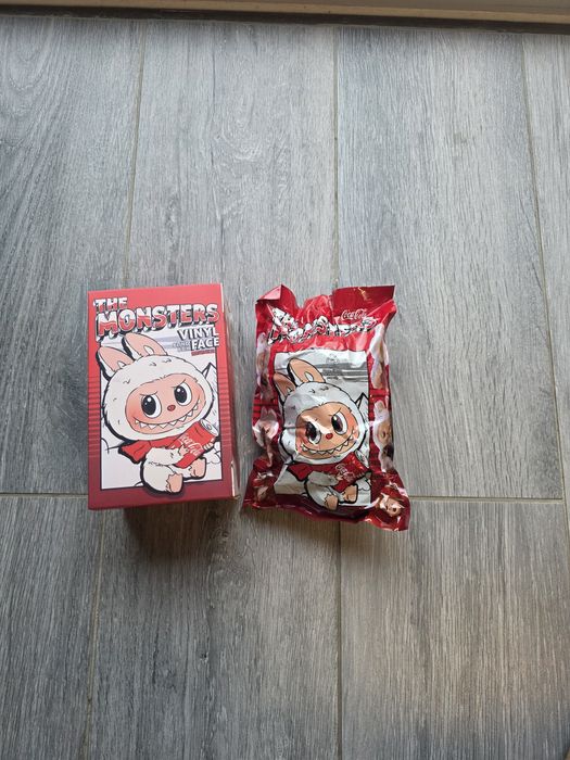 Labubu embalado e selado , tenho disponível todos da última foto