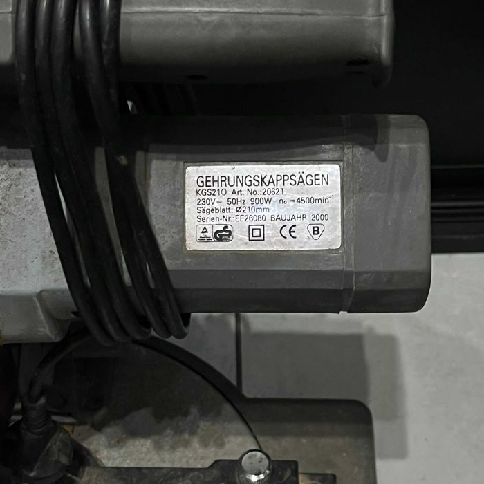Ukośnica model: KGS210 | Używana |