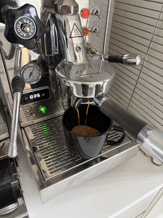 Máquina de Café Espresso ECM Classika PID – Profissional