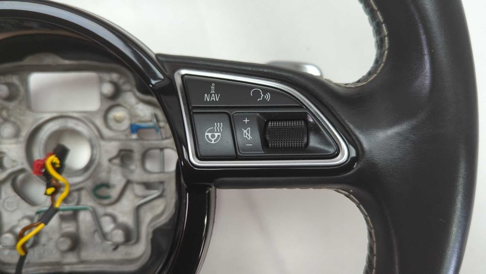 Кермо у зборі з кнопками з Audi S7 2014 (4G8) Premium