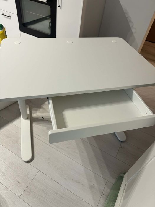Biurko Relatera  ikea jak nowe regulowane
