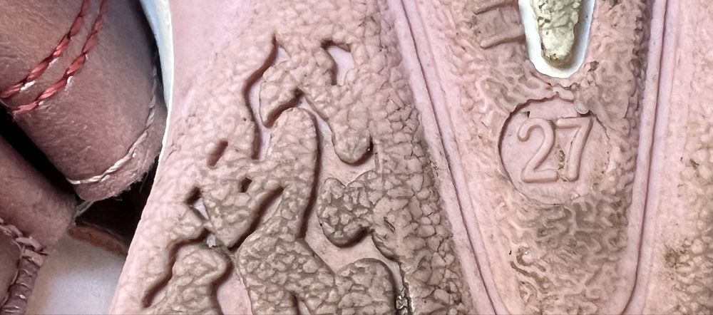 Високі кросівки, дуже теплі і зручні, 27 розмір. Зламалась собачка