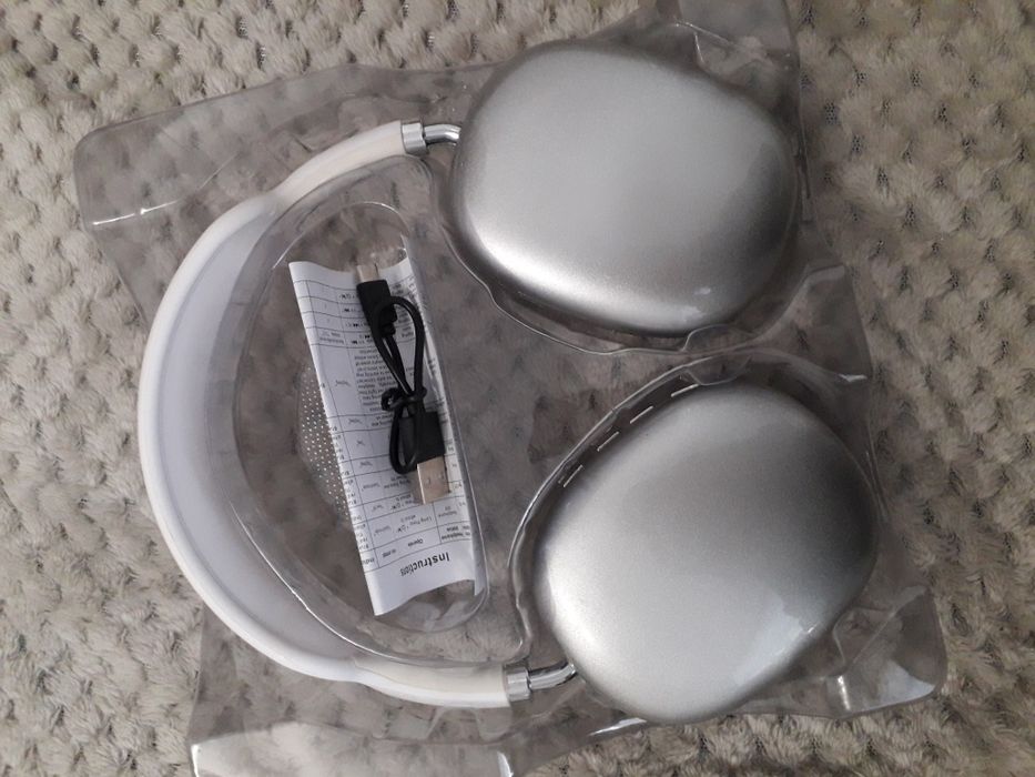 Навушники як Airpods Max