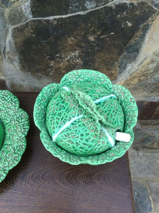 Couve faiança Caldas da Rainha Aires Leal Centenária 28 cm