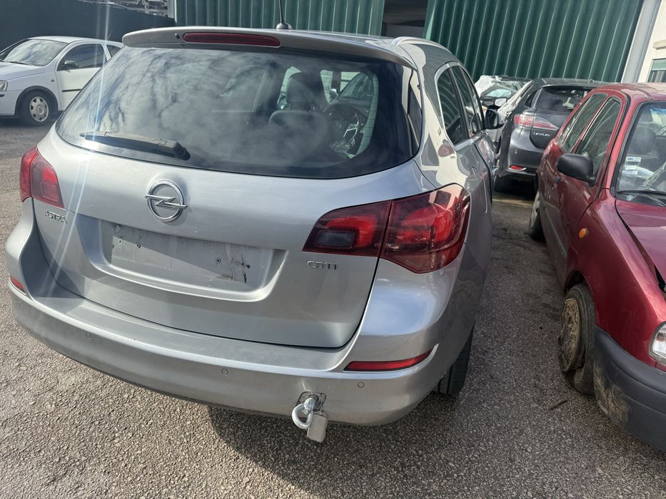 Opel Astra J sportstourer 1.7 Cdti (peças)