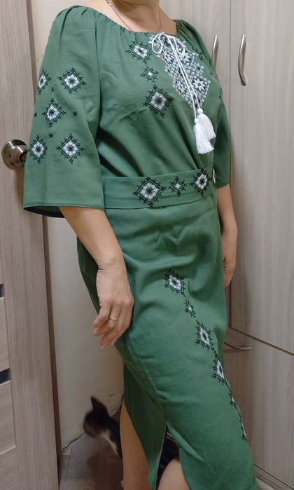 Вишиванка жіноча, сукня з льону