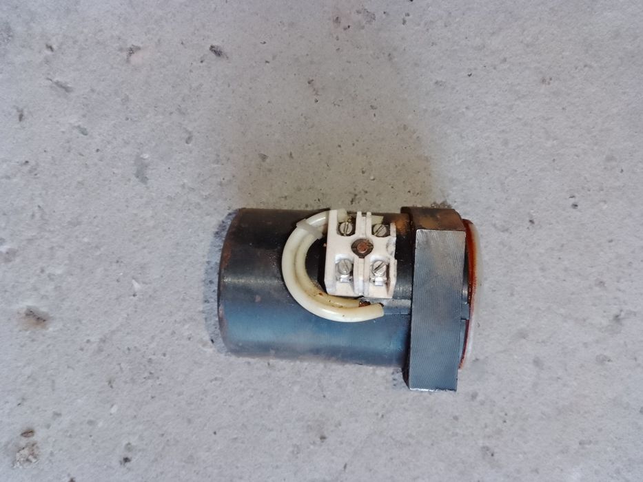 Elektrozawory, stare części elektroniczne