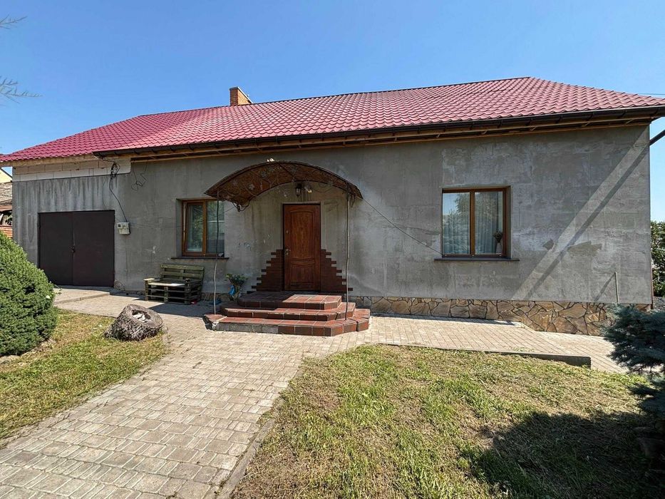 Продаж сучасного двоповерхового будинку