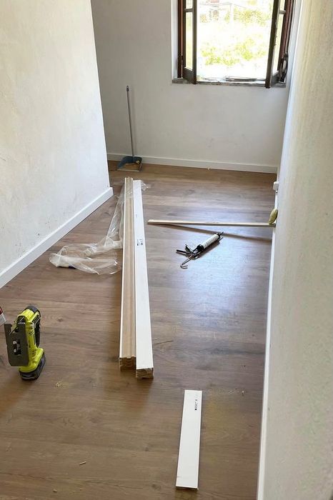 Piso flutuante e alto nivelante