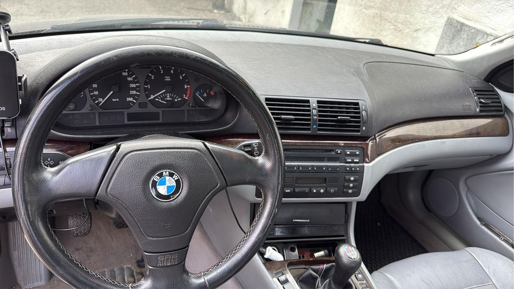 BMW E46 320i 6 cilindros