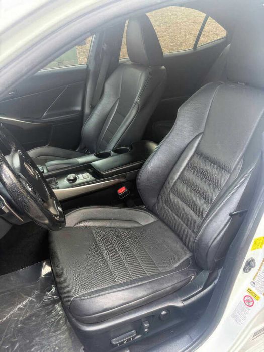 Lexus IS 300      2016