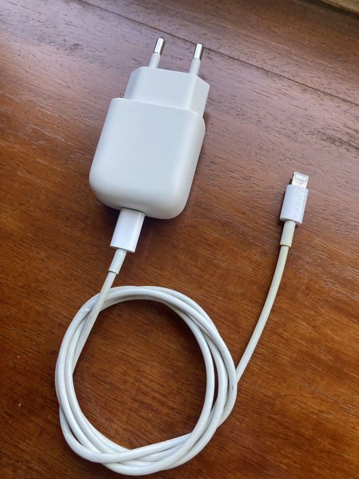 Carregadores e phones aple original (iphone)