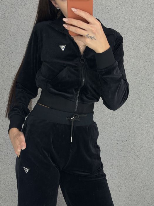 Спортивний велюровий костюм Guess