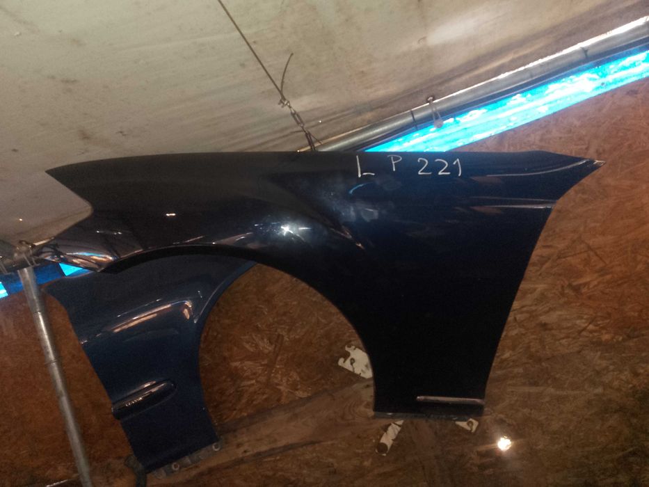 Błotniki lewy przód mercedes w221 S klasa