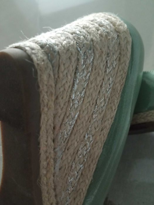 Buty na koturnie miętowe