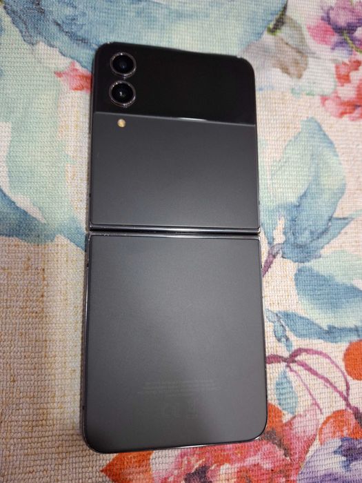 Телефон Samsung SM-F721B