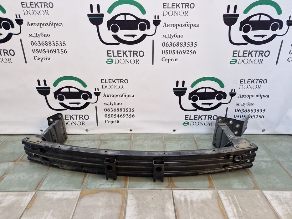 Абсорбер підсилювач переднього бампера Nissan Leaf 18-24 р.