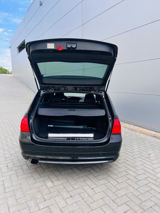 BMW 318 LCI 2011