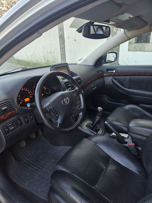 Toyota Avensis Sw 2.0