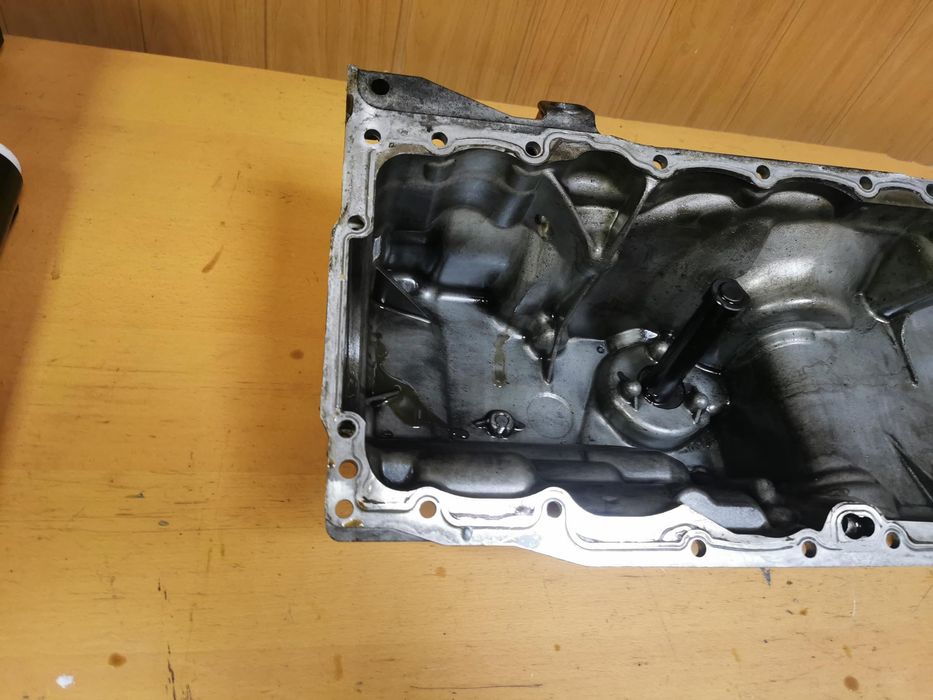 Miska olejowa bmw x6 e71  lci 30D 306km n57d30b