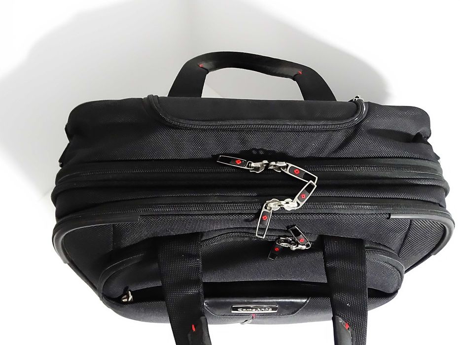 Torba na kółkach Samsonite elegancka i funkcjonalna torba biznesowa.