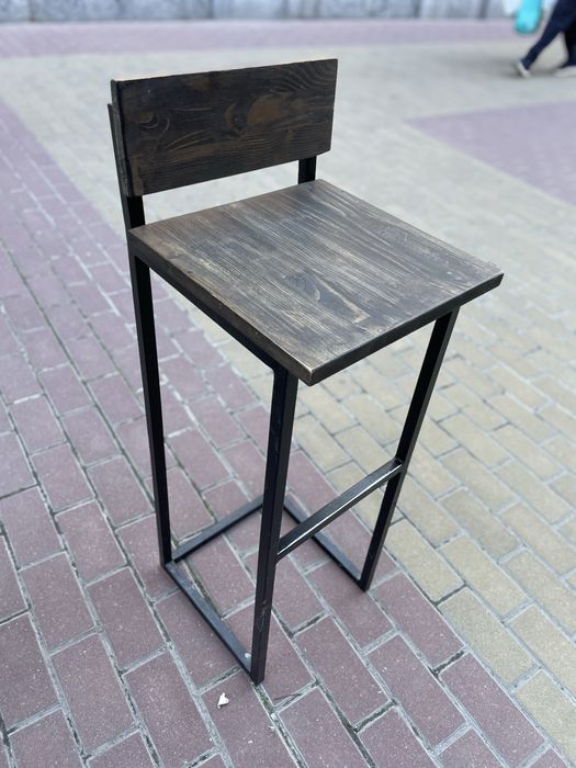 Барний стілець  у стилі лофт