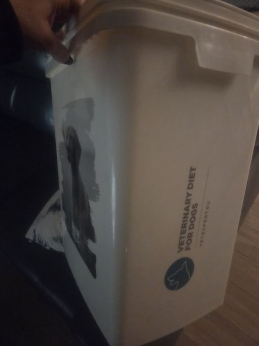 Pojemnik duzy XL na karme