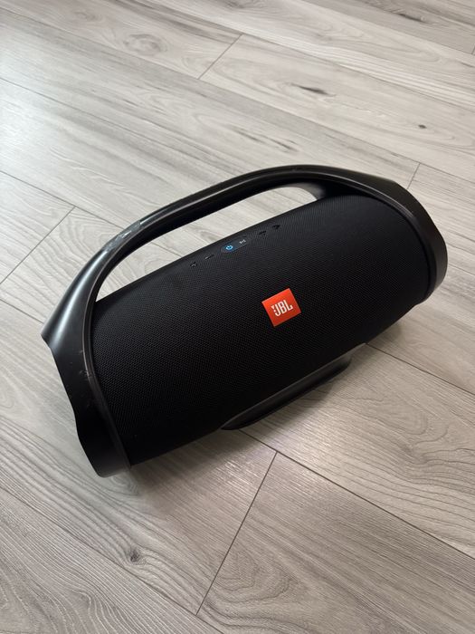 Продам jbl boombom